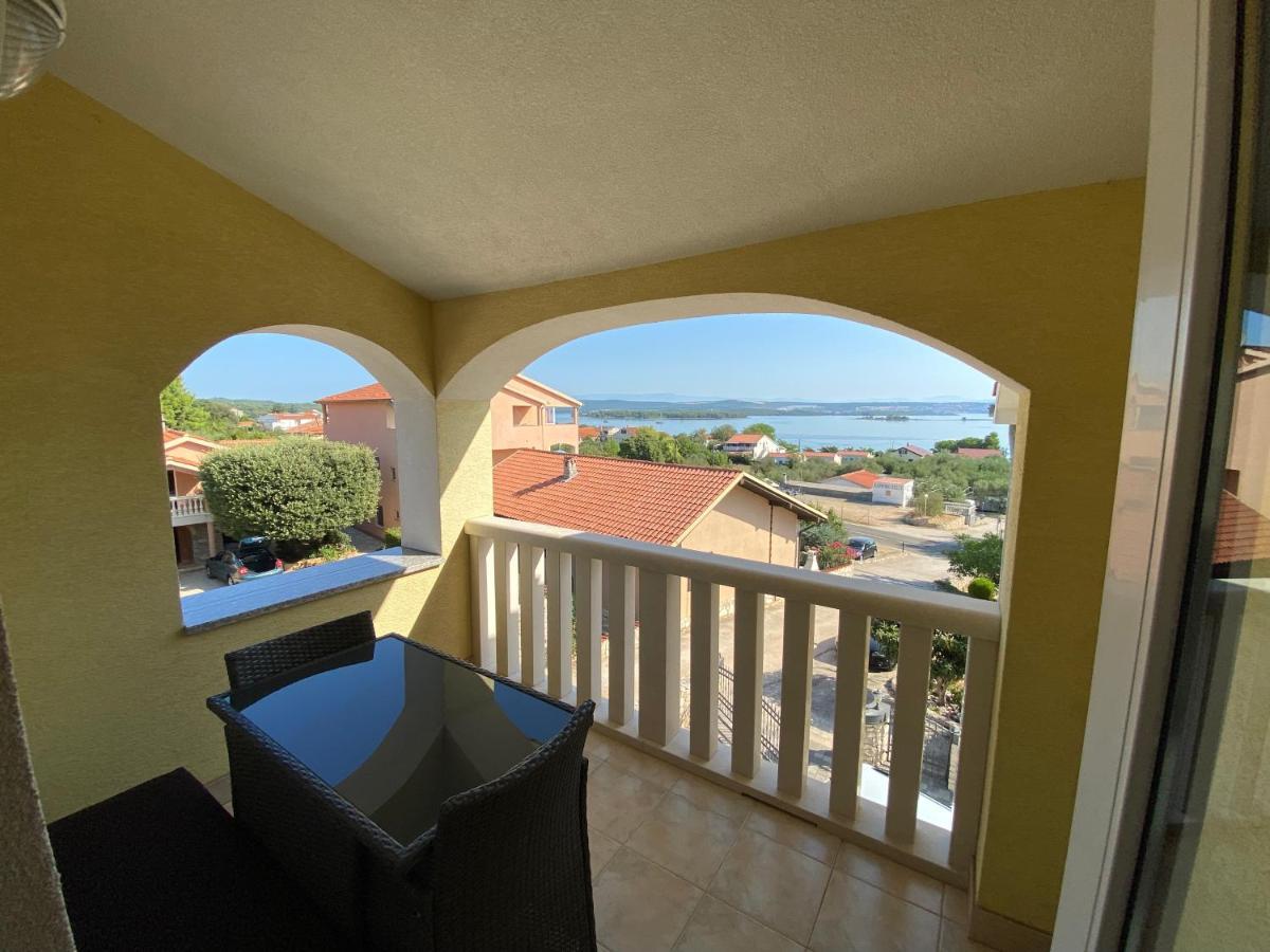 Apartments Villa Lora Kraj  Exterior foto